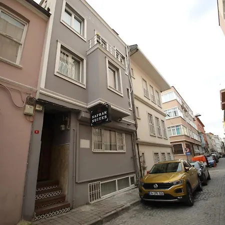 Safran Apartahotel 3*