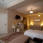 Aparthotel Safran 3*