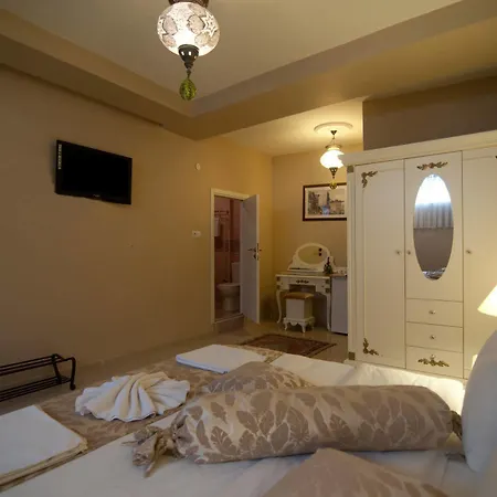 Aparthotel Safran 3*